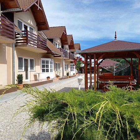 Petrovics Apartmanhaz 1 Bük エクステリア 写真