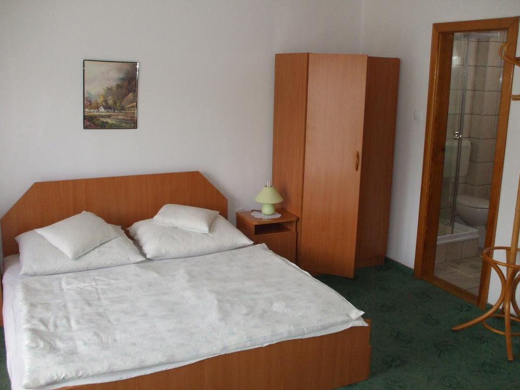Petrovics Apartmanhaz 1 Bük エクステリア 写真