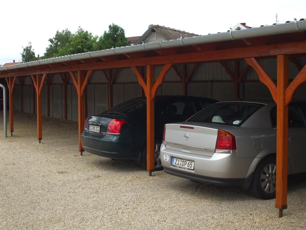 Petrovics Apartmanhaz 1 Bük エクステリア 写真