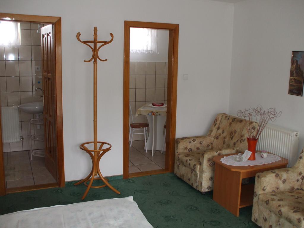 Petrovics Apartmanhaz 1 Bük エクステリア 写真